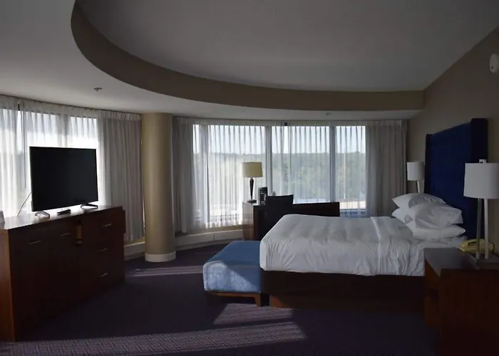 Hyatt Regency Near Naperville 3*