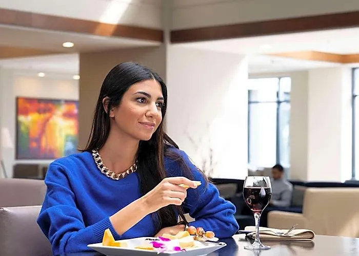 Hyatt Regency Near Naperville 3*